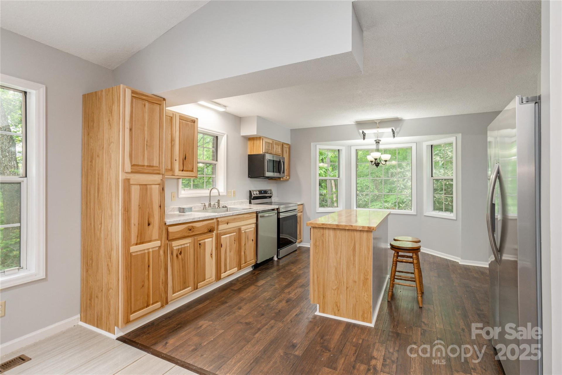 608 Surrey Glen Circle - Photo 12