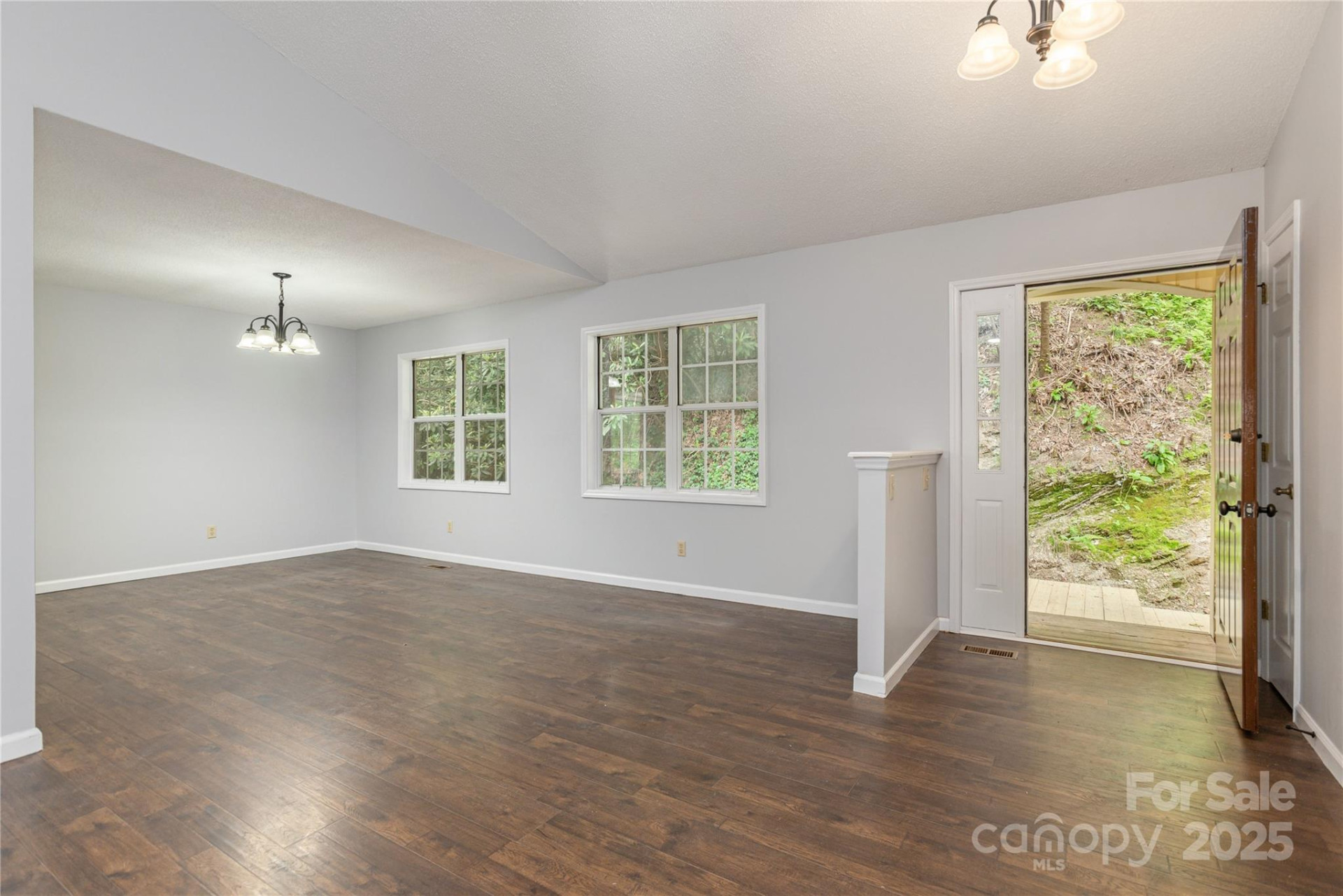 608 Surrey Glen Circle - Photo 7