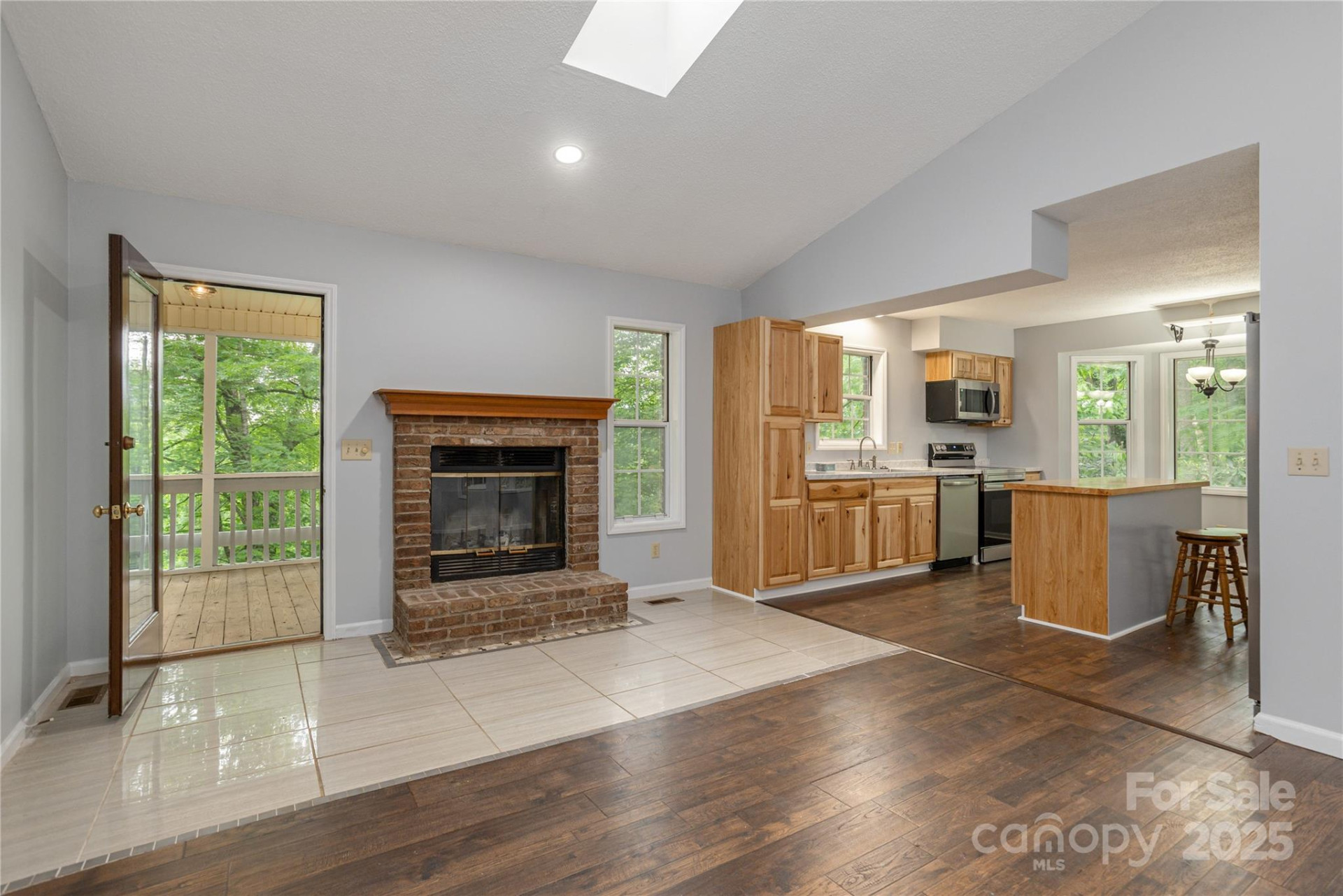 608 Surrey Glen Circle - Photo 8