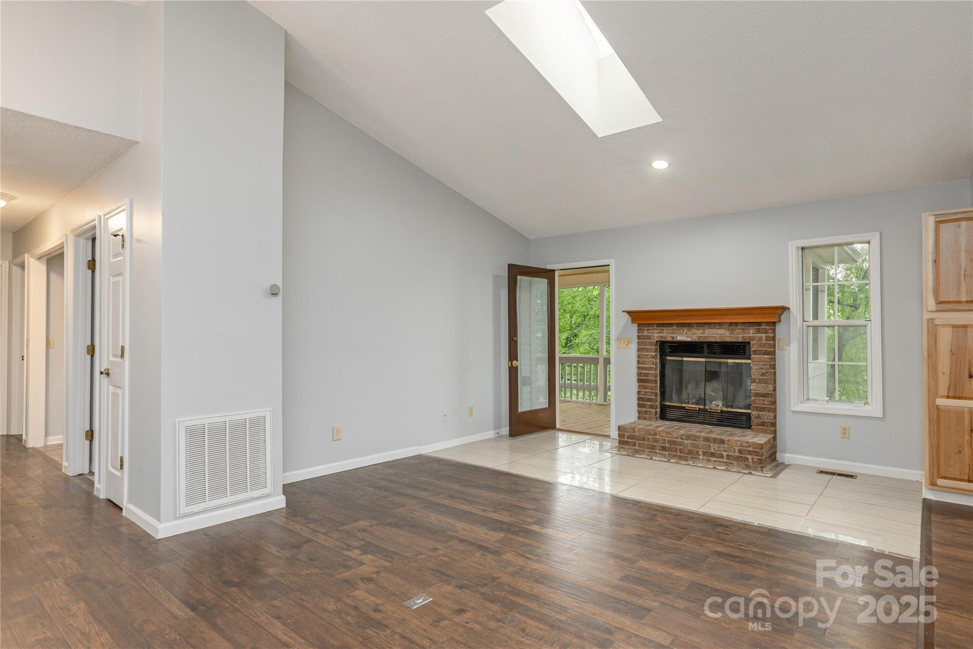 608 Surrey Glen Circle - Photo 10
