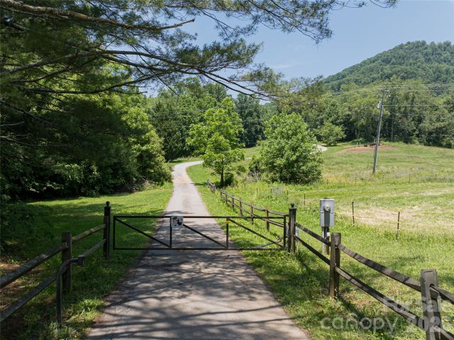 173 Avery Creek Road, Arden, NC, 28704