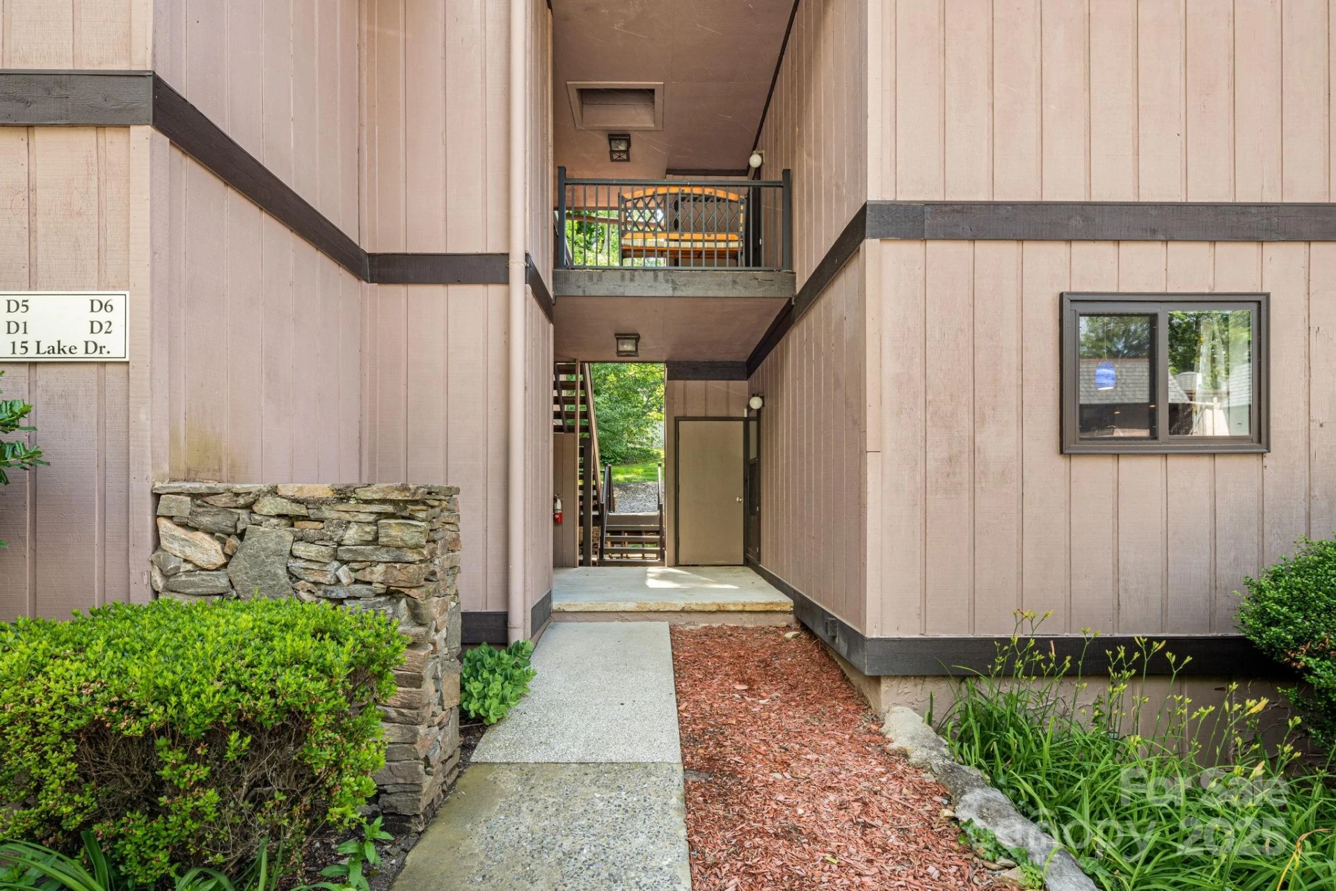 15 Lake Drive #D2 - Photo 2