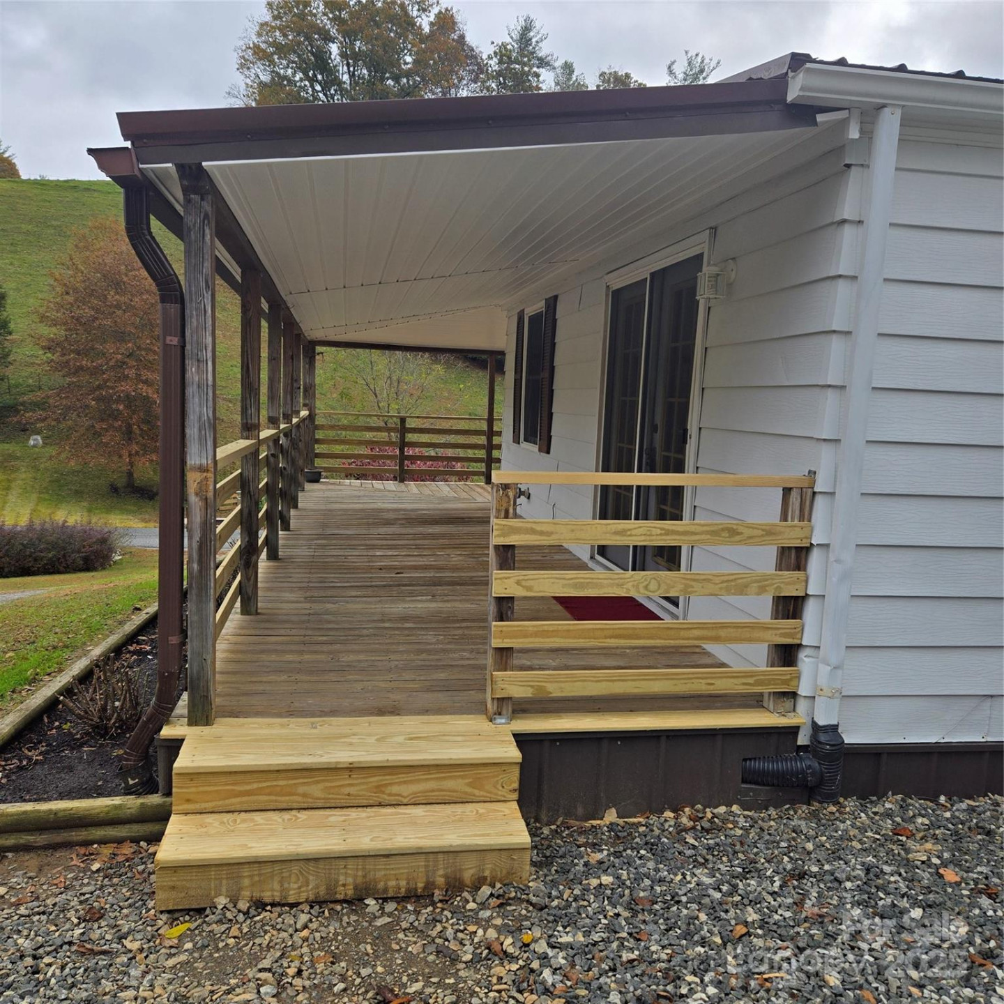 461 Tweed Road - Photo 2