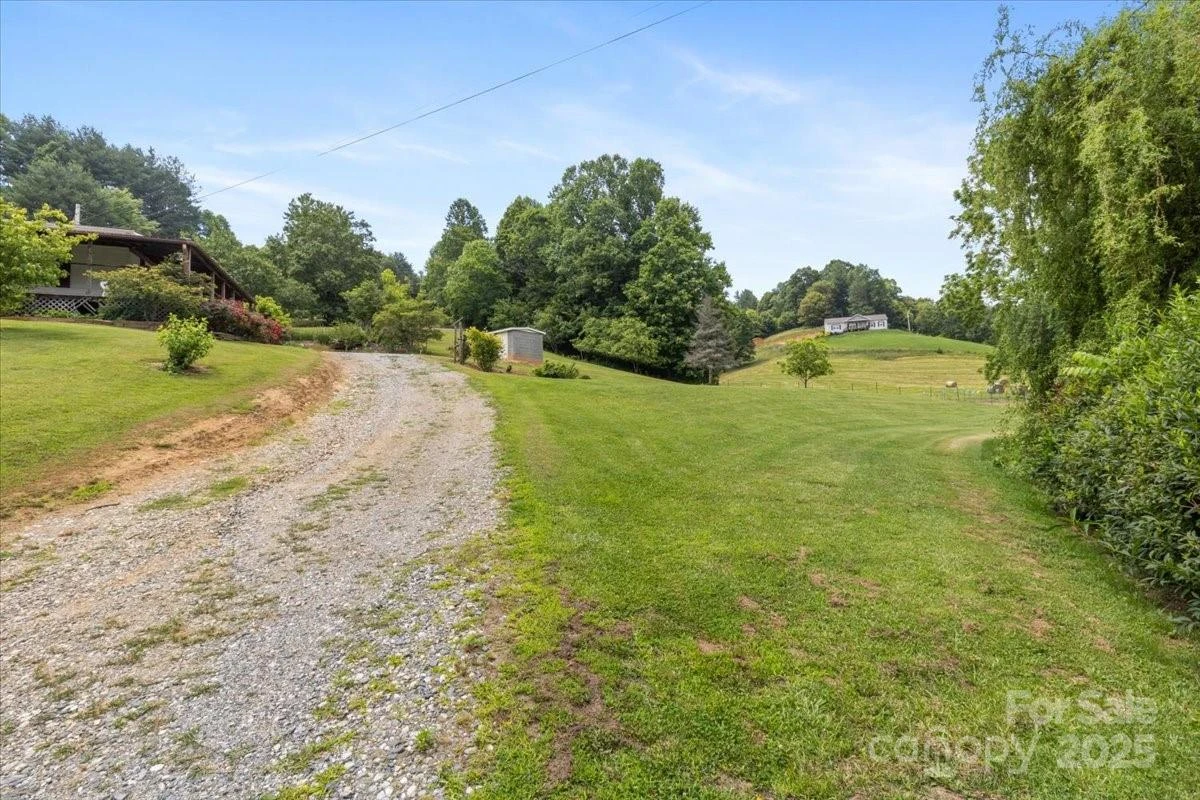 461 Tweed Road - Photo 11