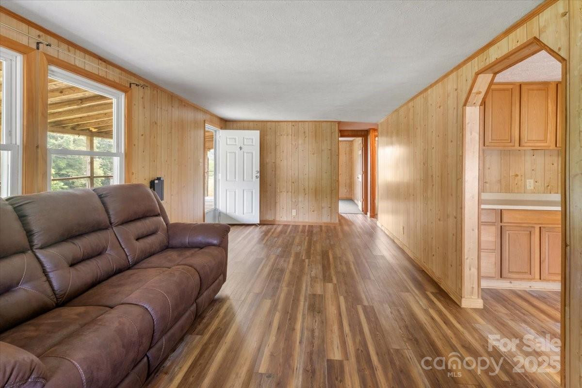 461 Tweed Road - Photo 18