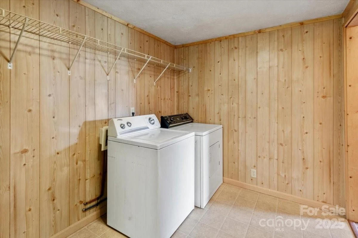 461 Tweed Road - Photo 19