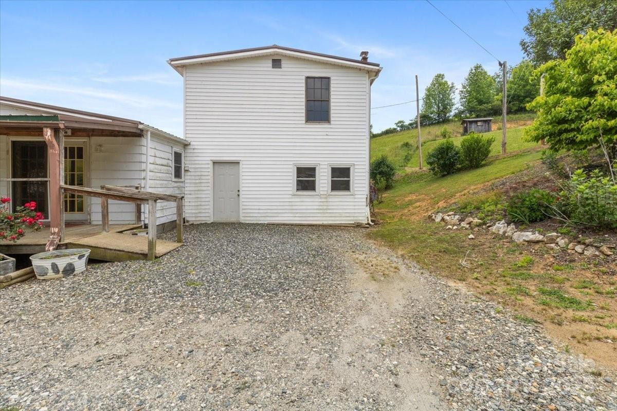 461 Tweed Road - Photo 3