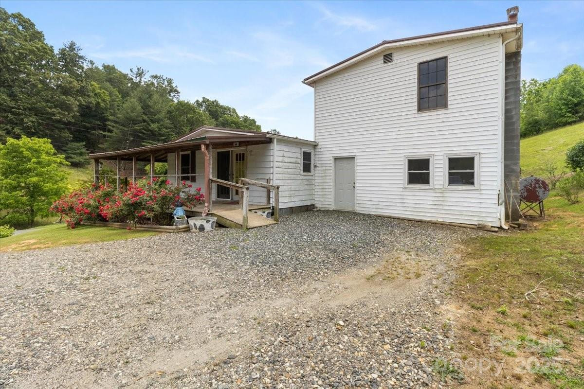 461 Tweed Road - Photo 4