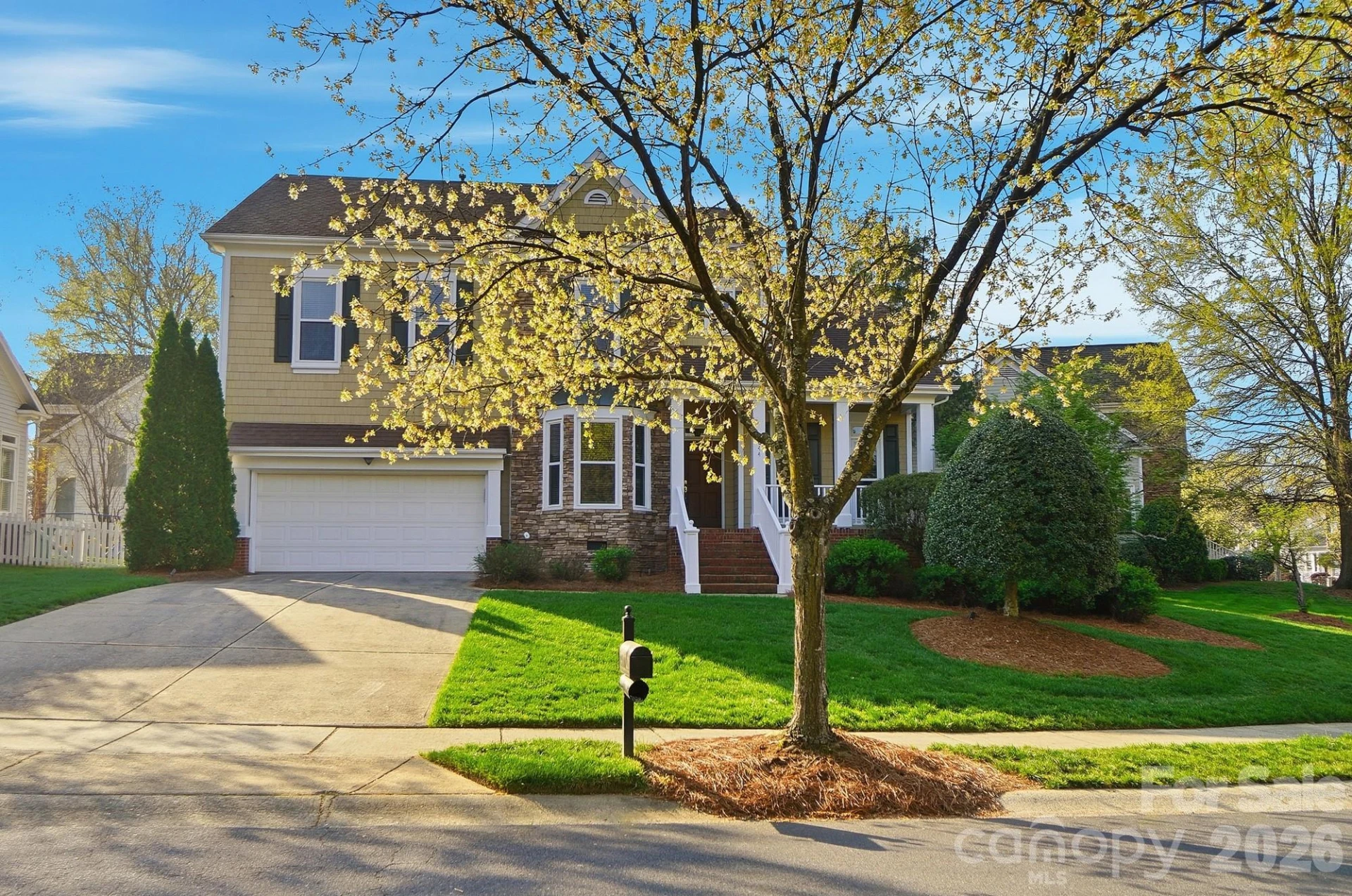 8044 Hawk Crest Court - Photo 2