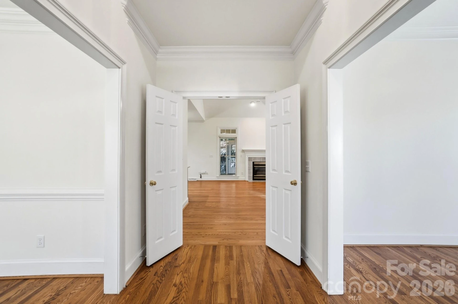 8044 Hawk Crest Court - Photo 4