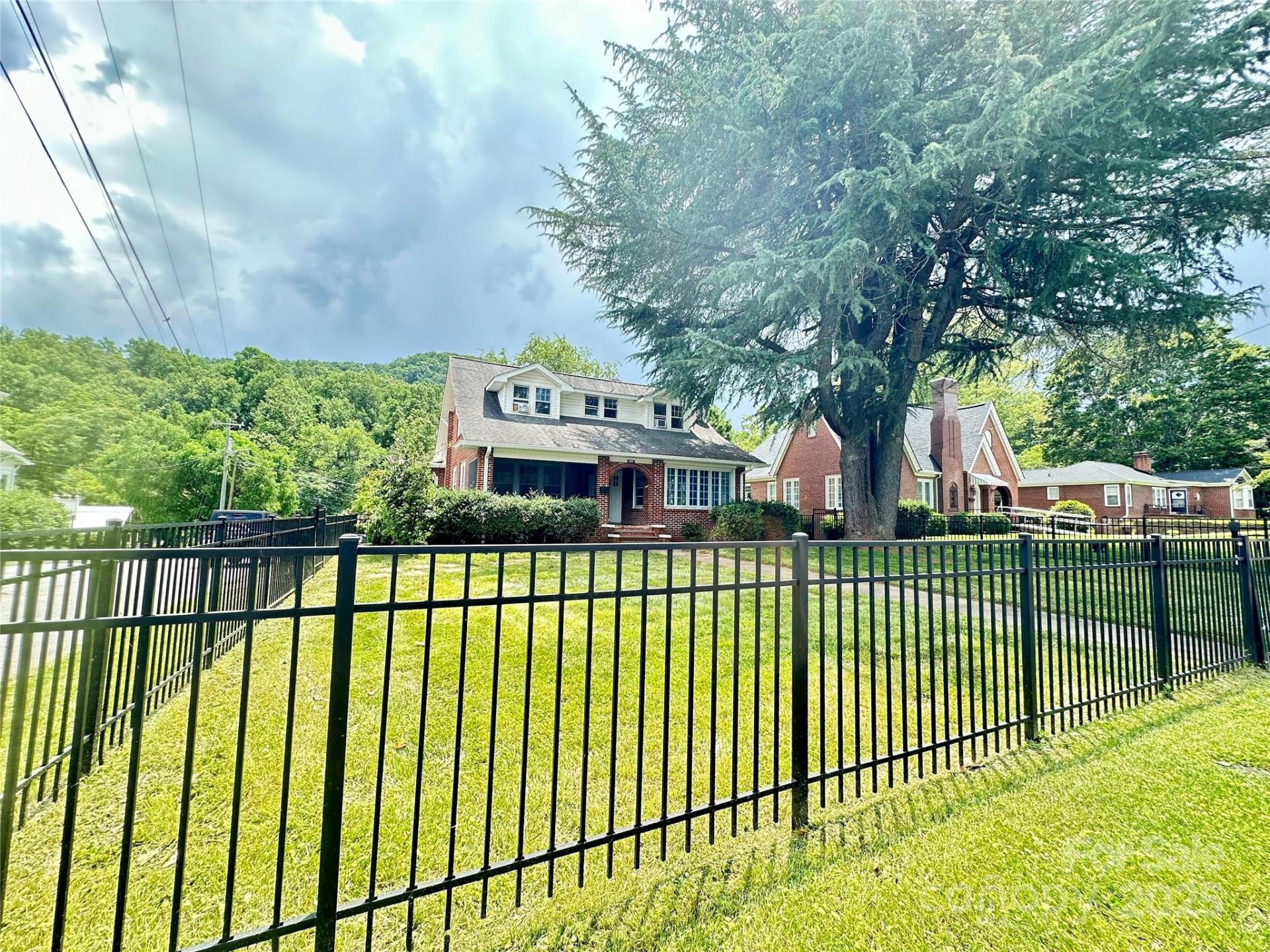 584 Rutherford Road - Photo 2