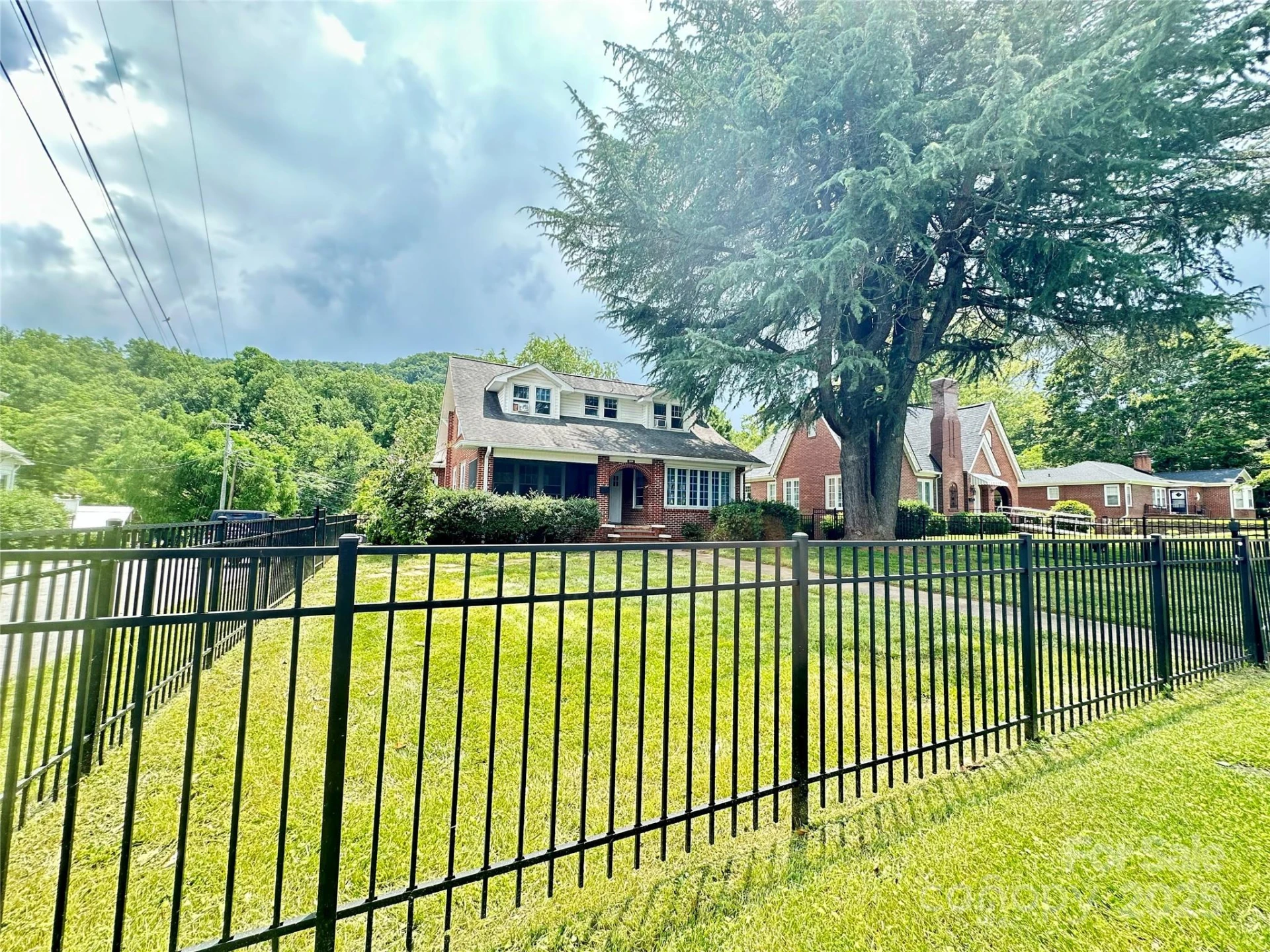 584 Rutherford Road - Photo 2