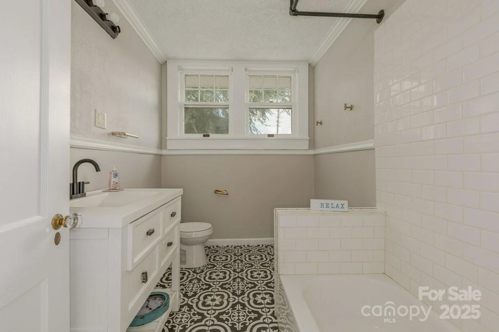 584 Rutherford Road - Photo 15