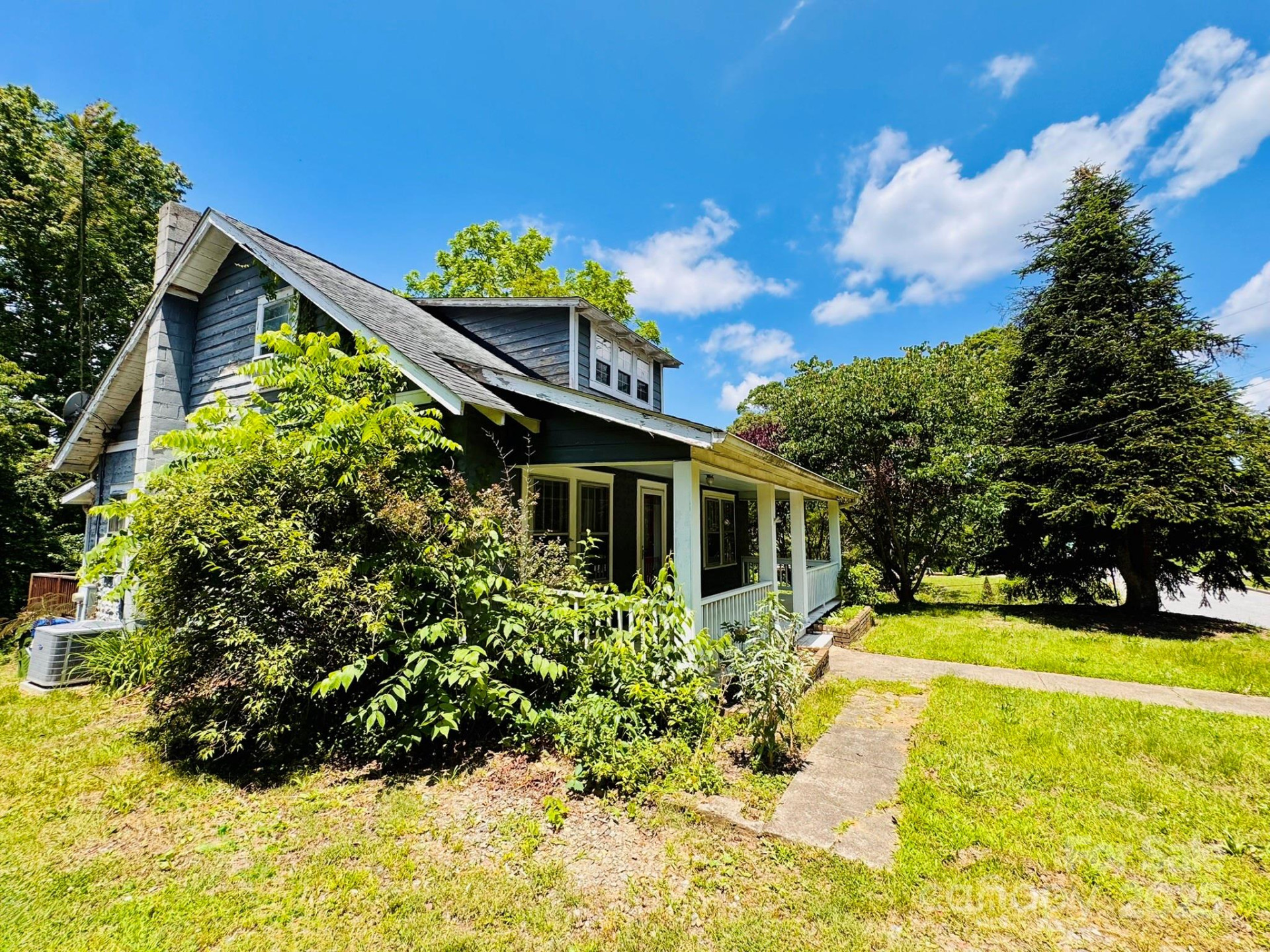 602 Brookshire Street - Photo 2