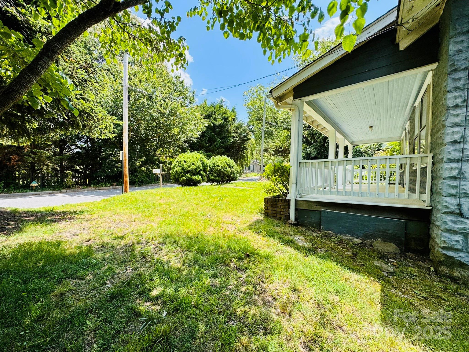 602 Brookshire Street - Photo 3