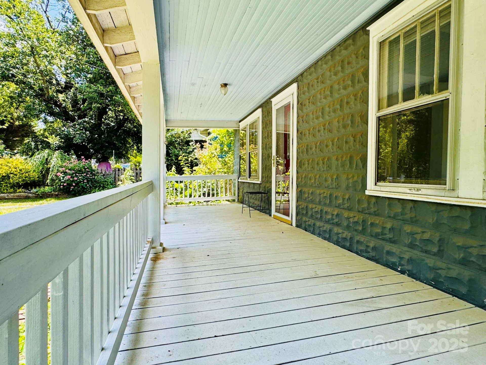 602 Brookshire Street - Photo 4