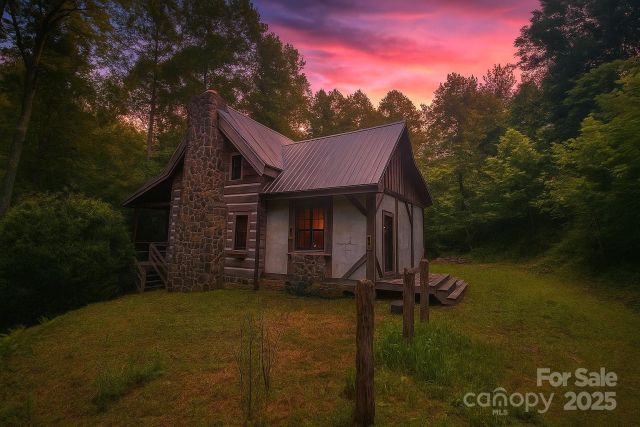 459 Old Yellow Mountain Road