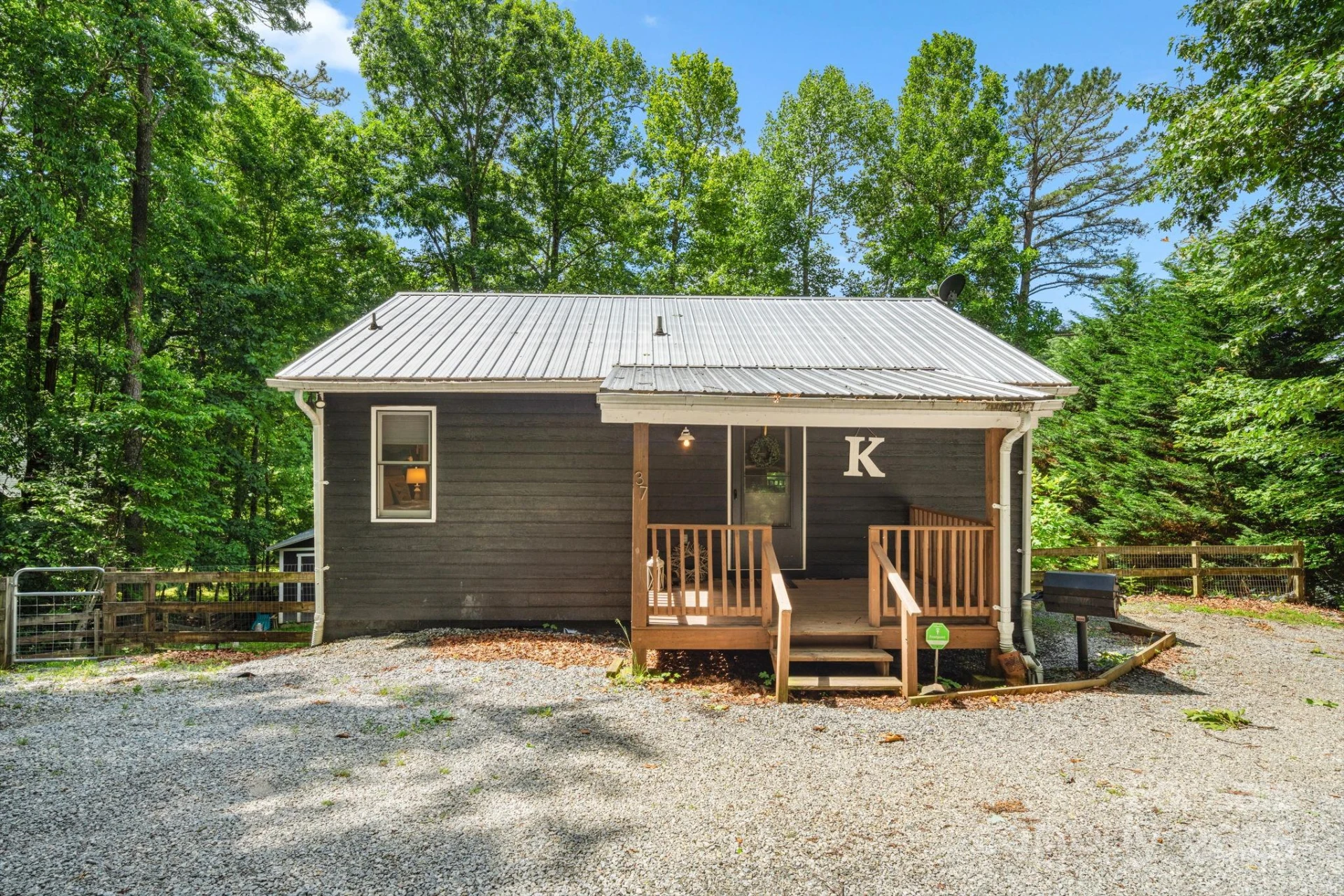37 Poplar Drive - Photo 3
