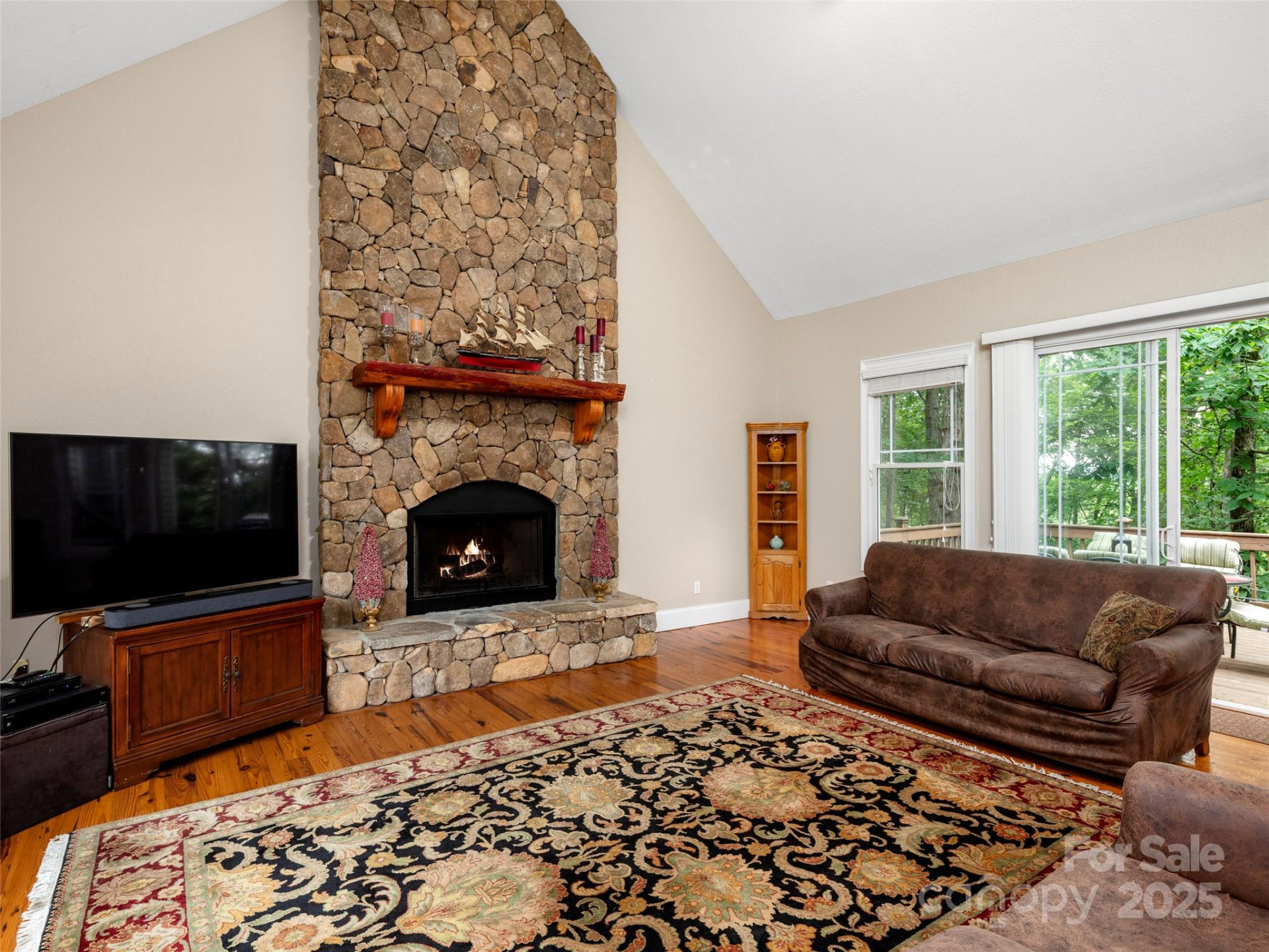 303 Braeside Court - Photo 16