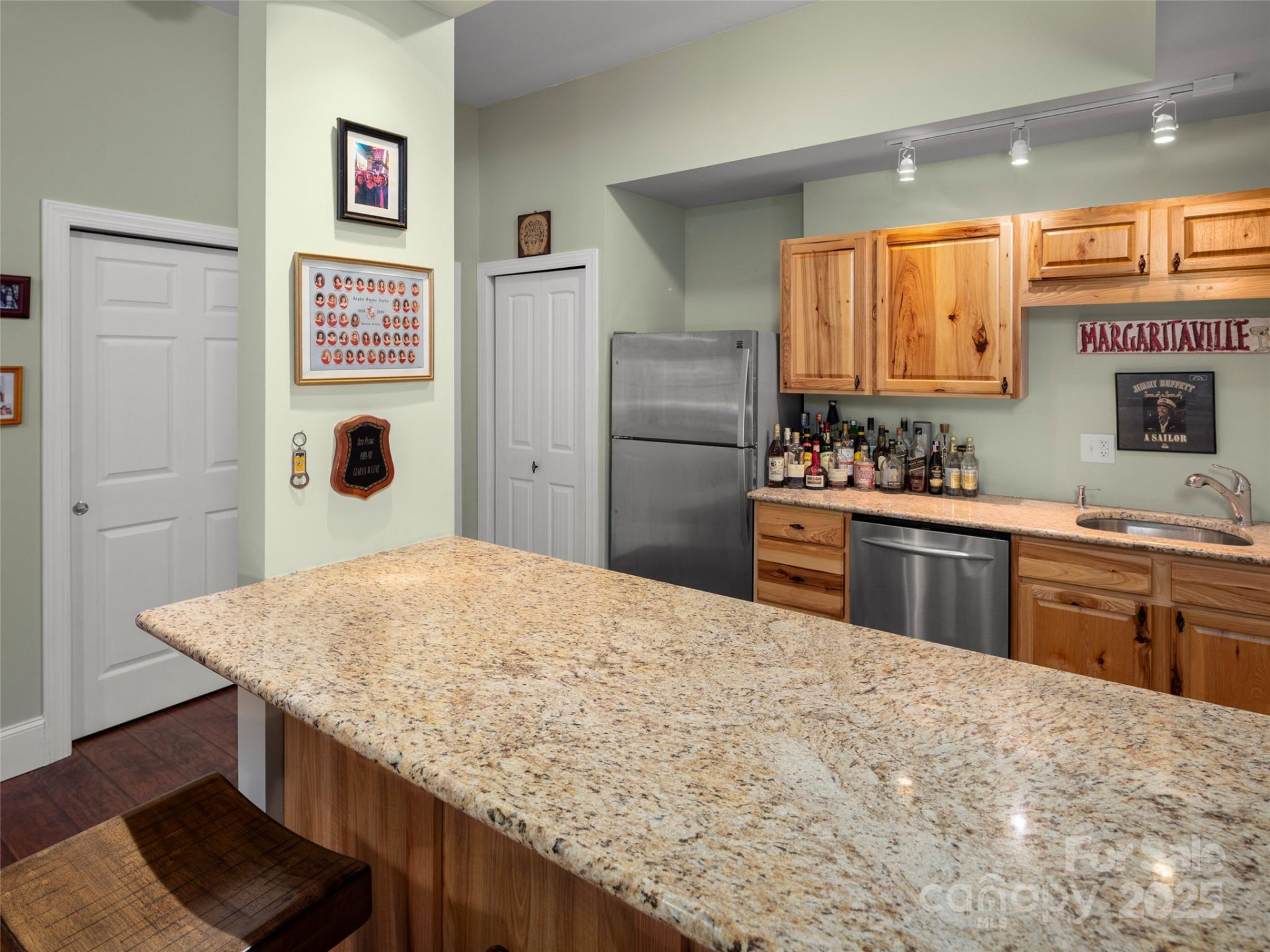 303 Braeside Court - Photo 32