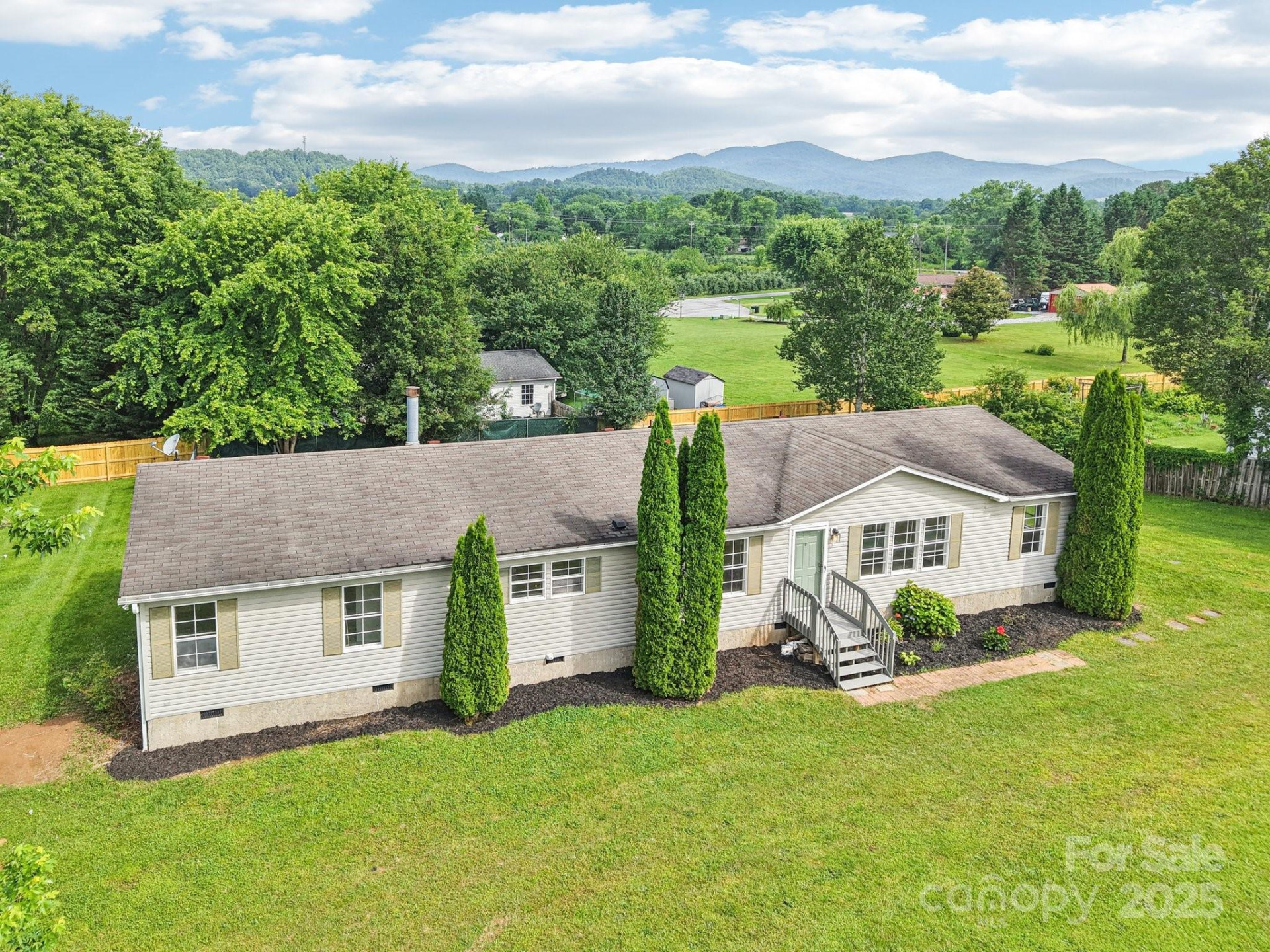 18 Sweet Briar Path Way