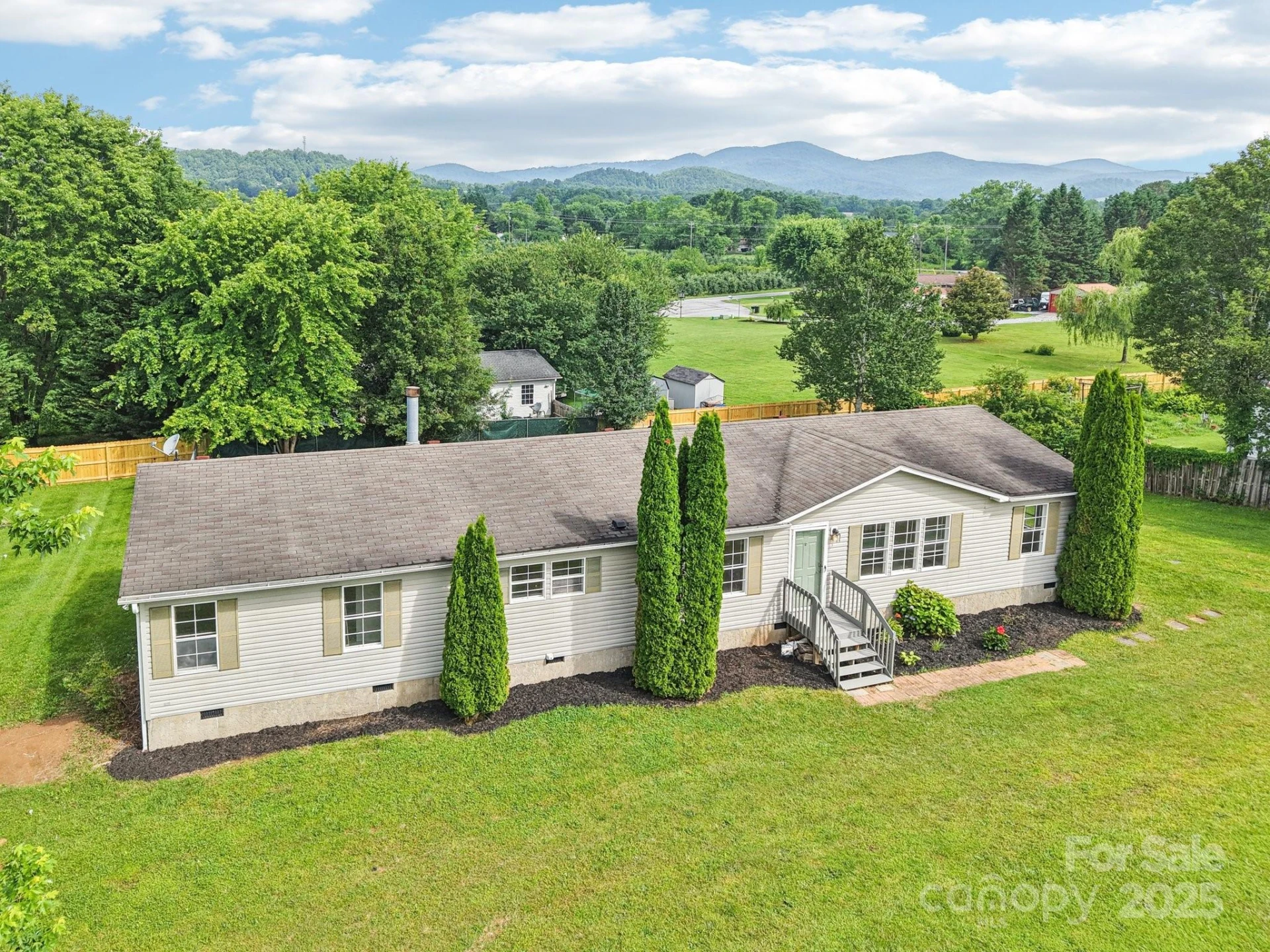 18 Sweet Briar Path Way