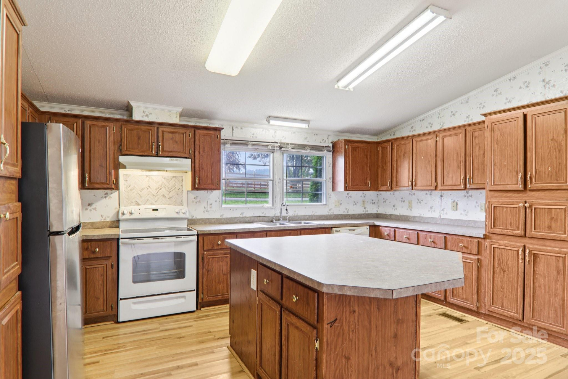 18 Sweet Briar Path Way - Photo 3
