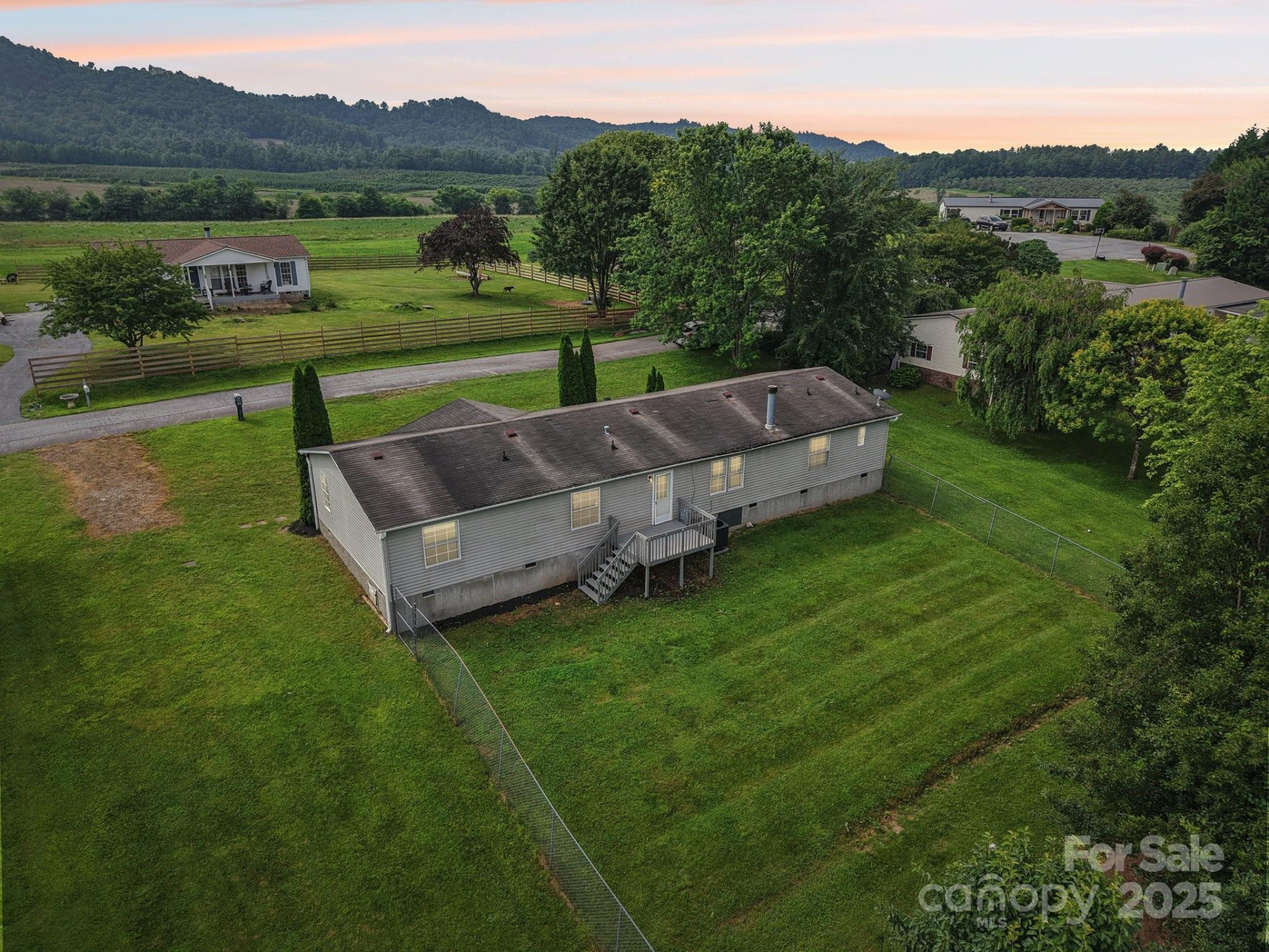 18 Sweet Briar Path Way - Photo 32