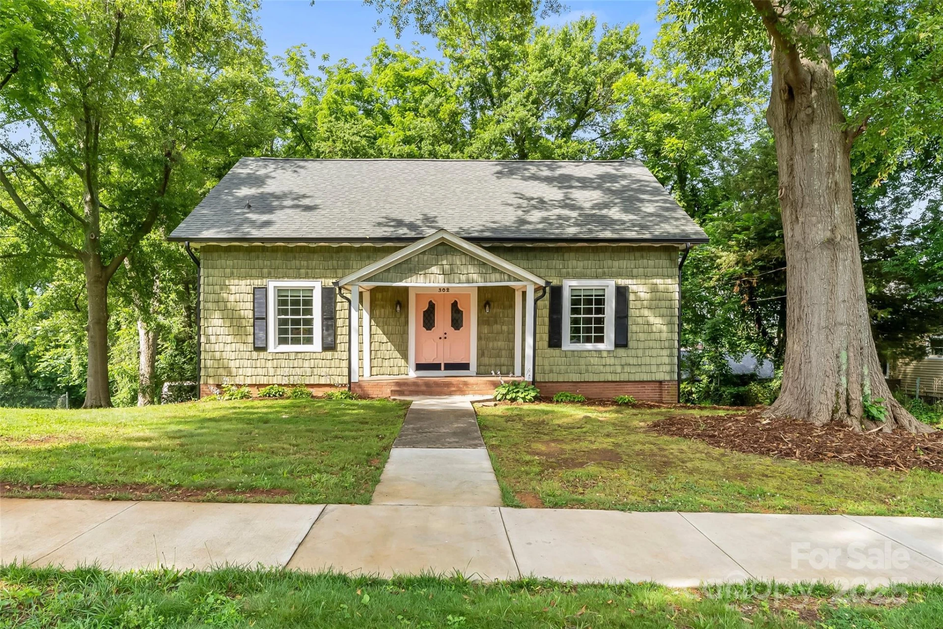 302 White Street