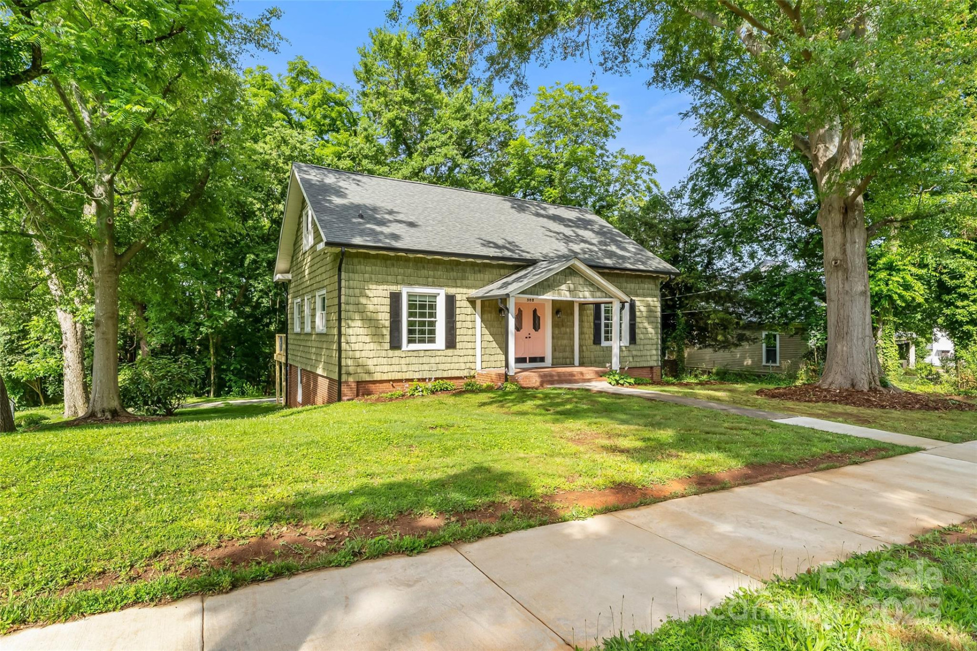 302 White Street - Photo 2