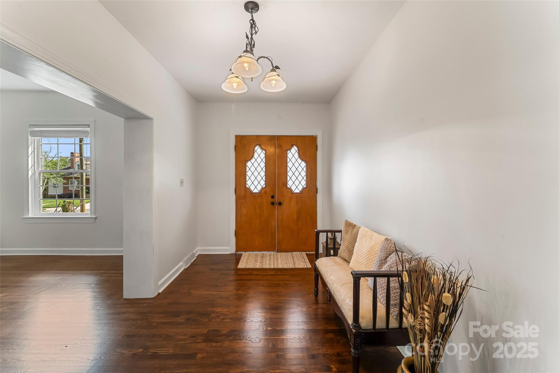 302 White Street - Photo 3