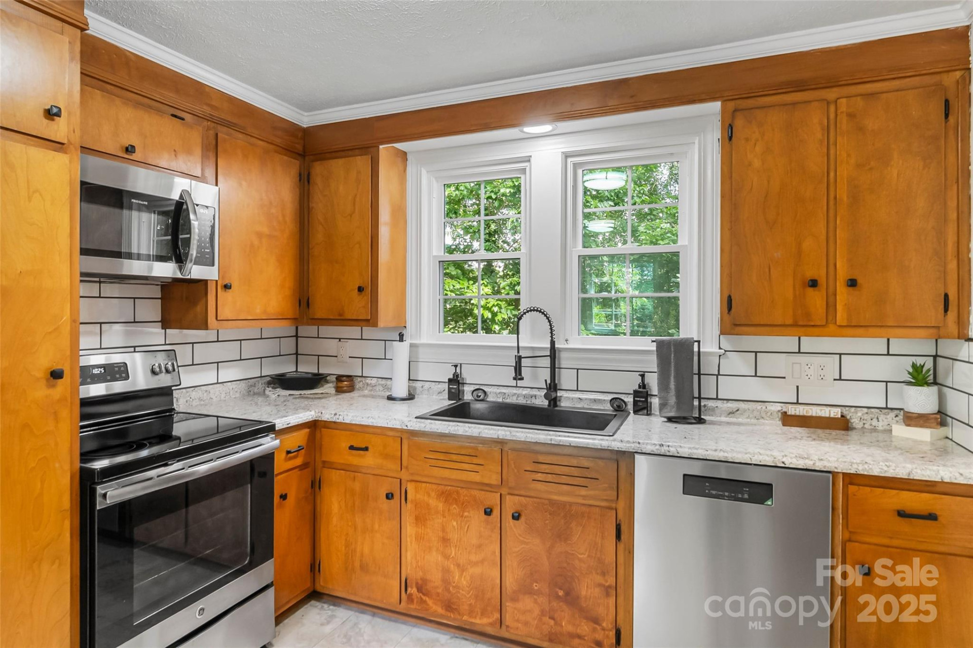 302 White Street - Photo 8