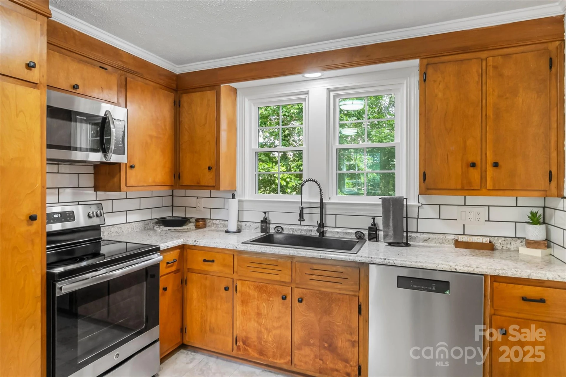 302 White Street - Photo 8