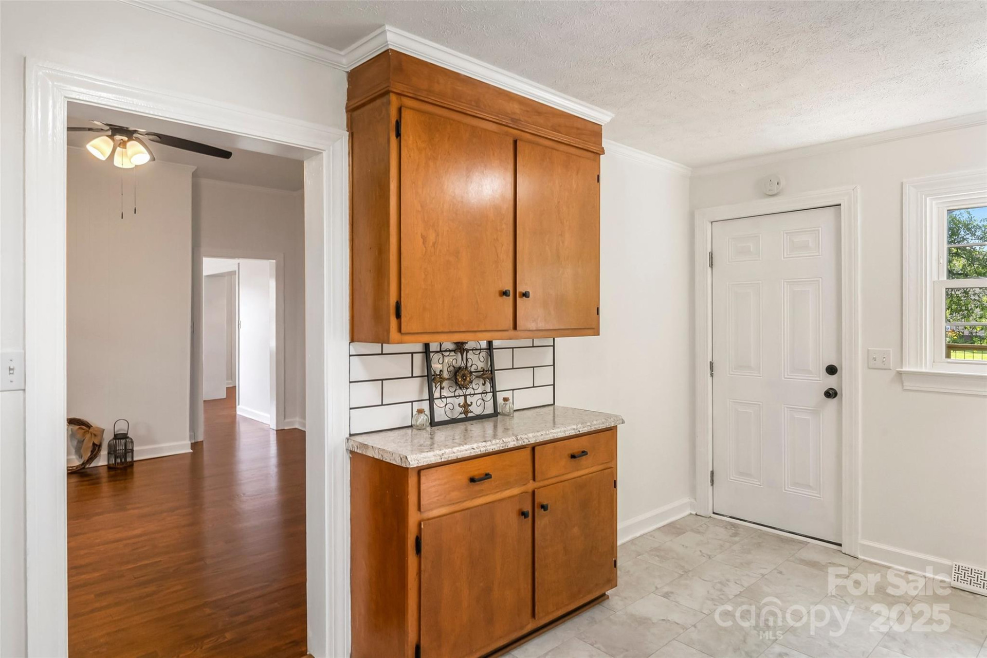 302 White Street - Photo 9