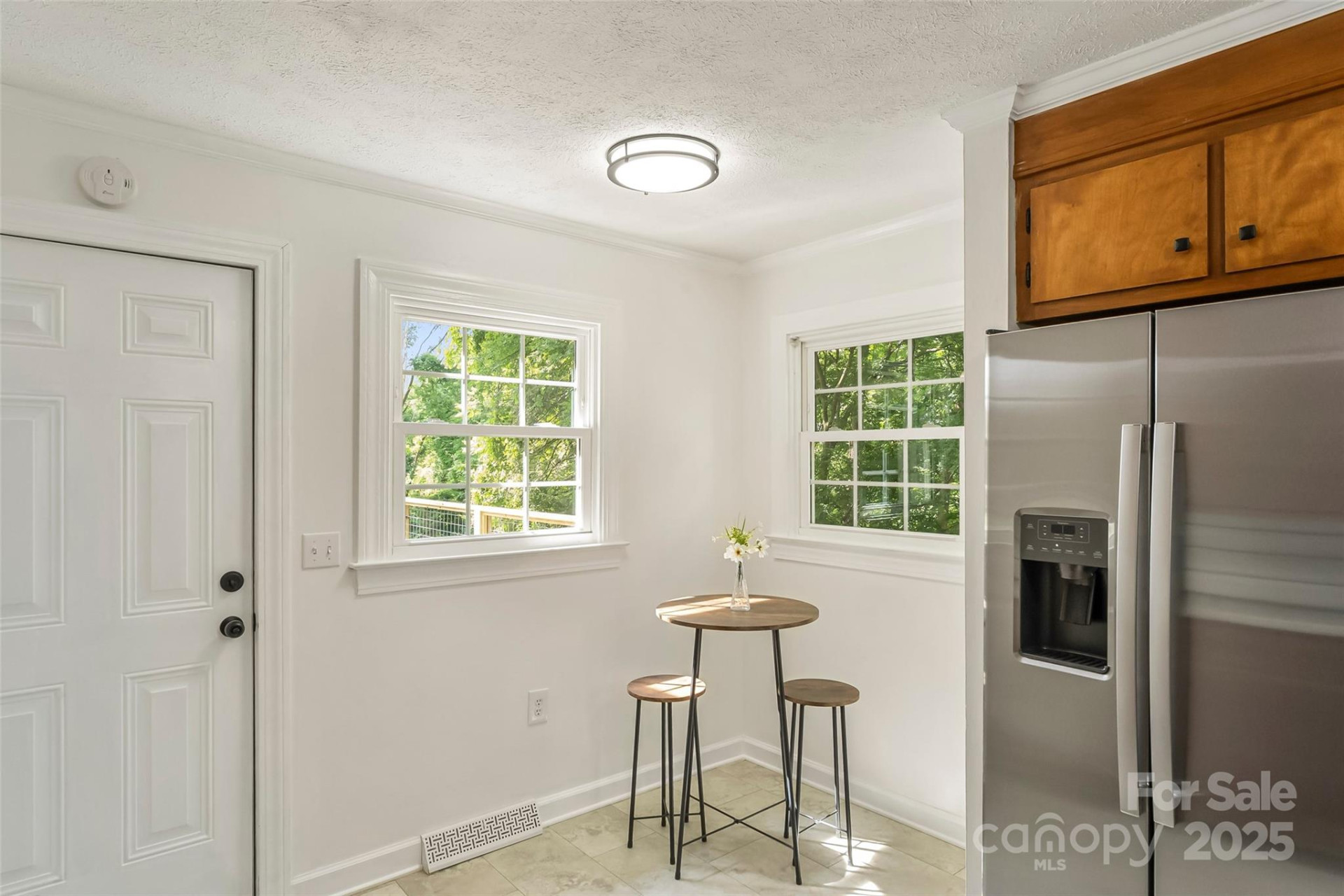 302 White Street - Photo 10