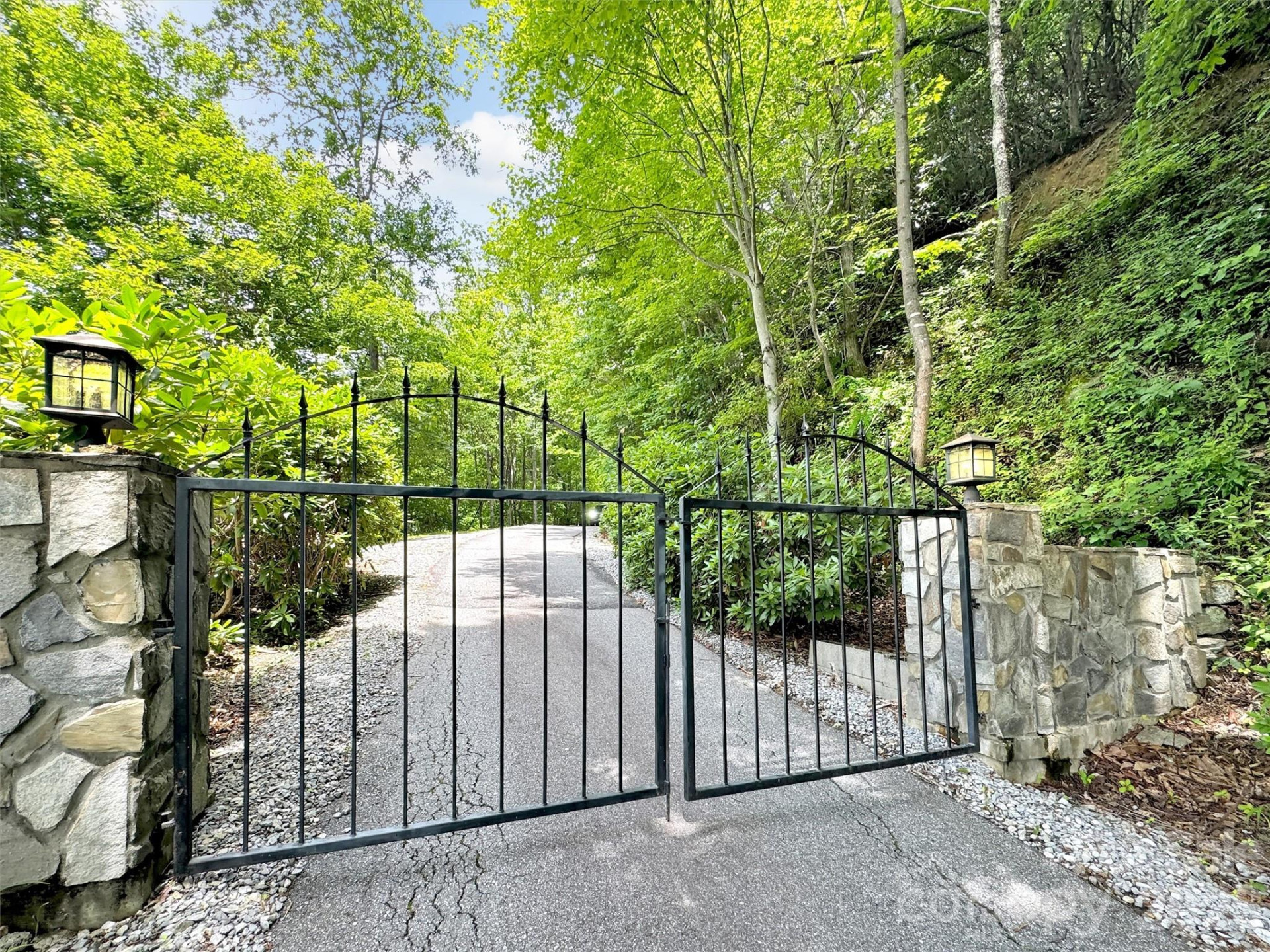 28 Mountain Breeze Drive - Photo 40