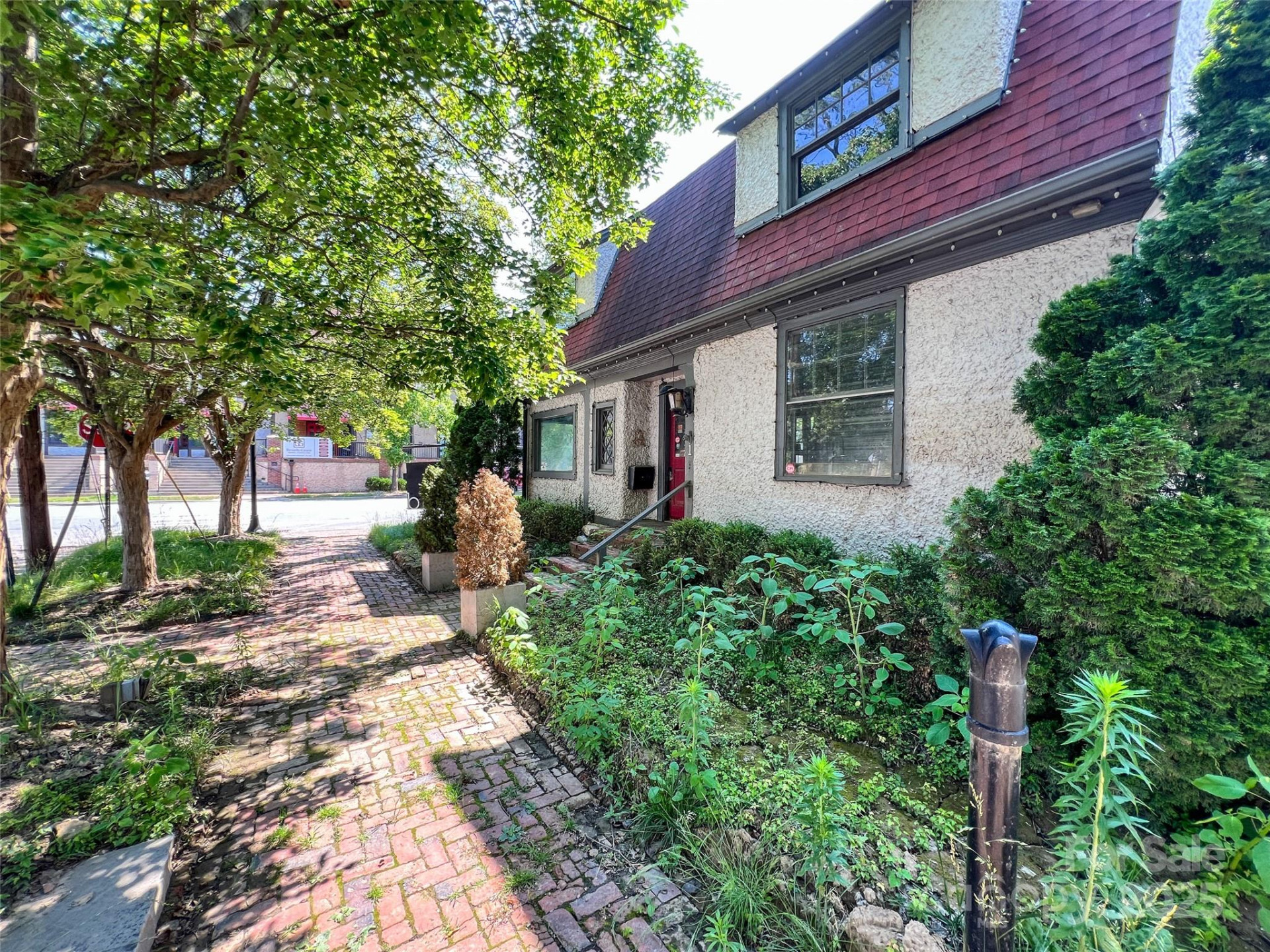 1 Swan Street - Photo 3