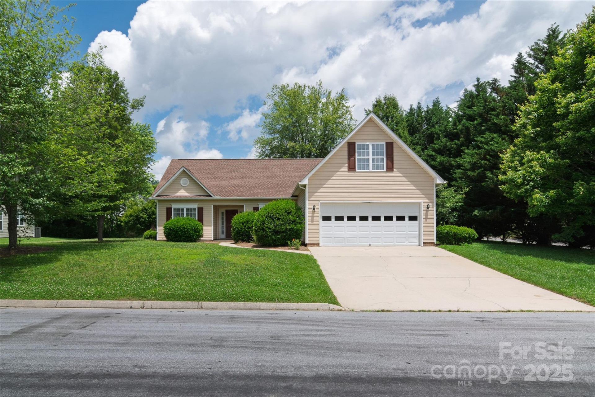395 Running Briar Road - Photo 3