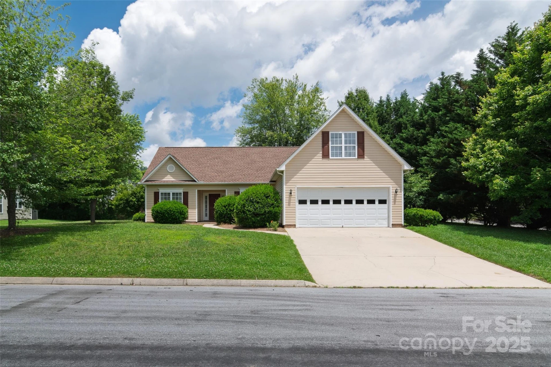 395 Running Briar Road - Photo 3