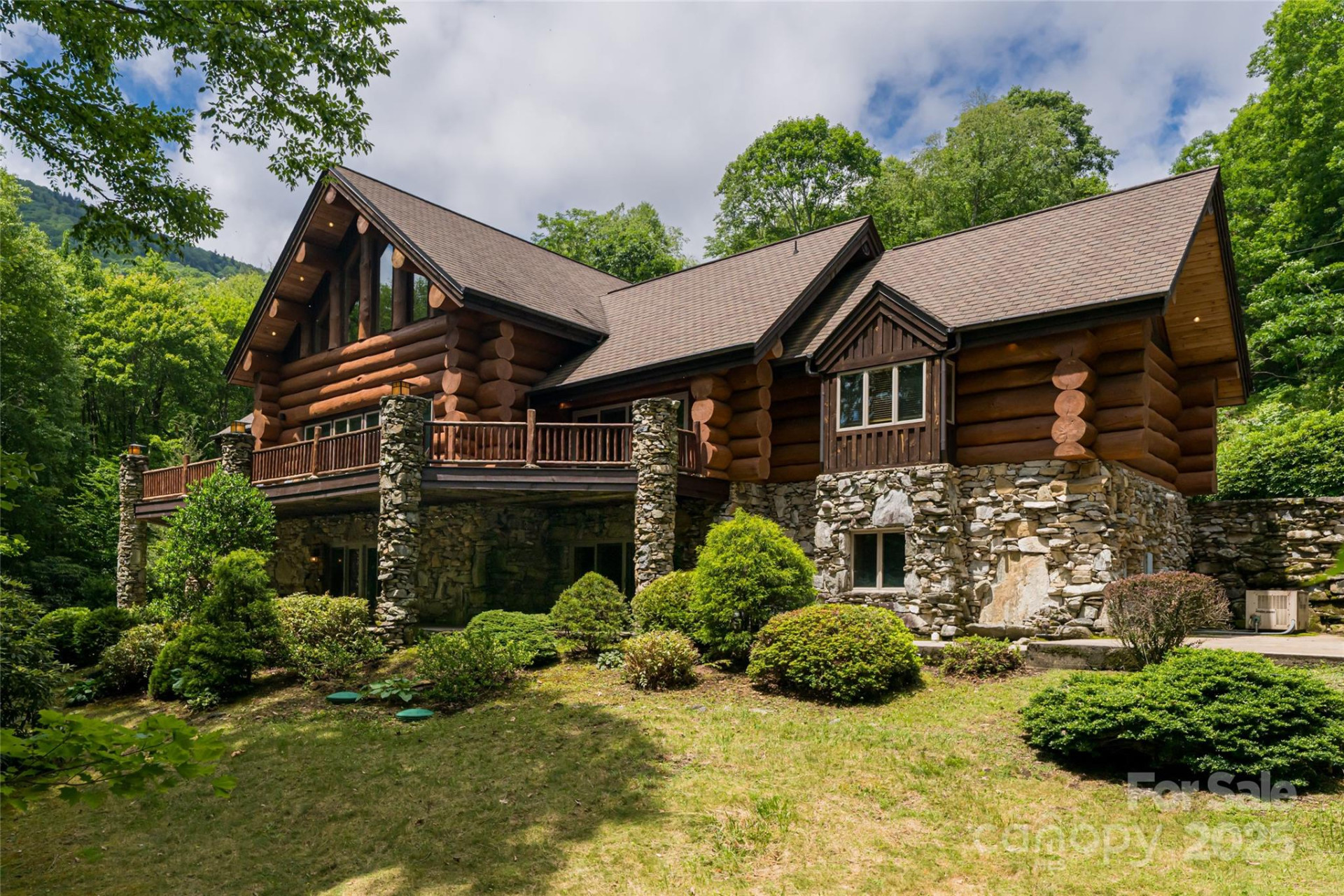 303 Flying Hawk Trail