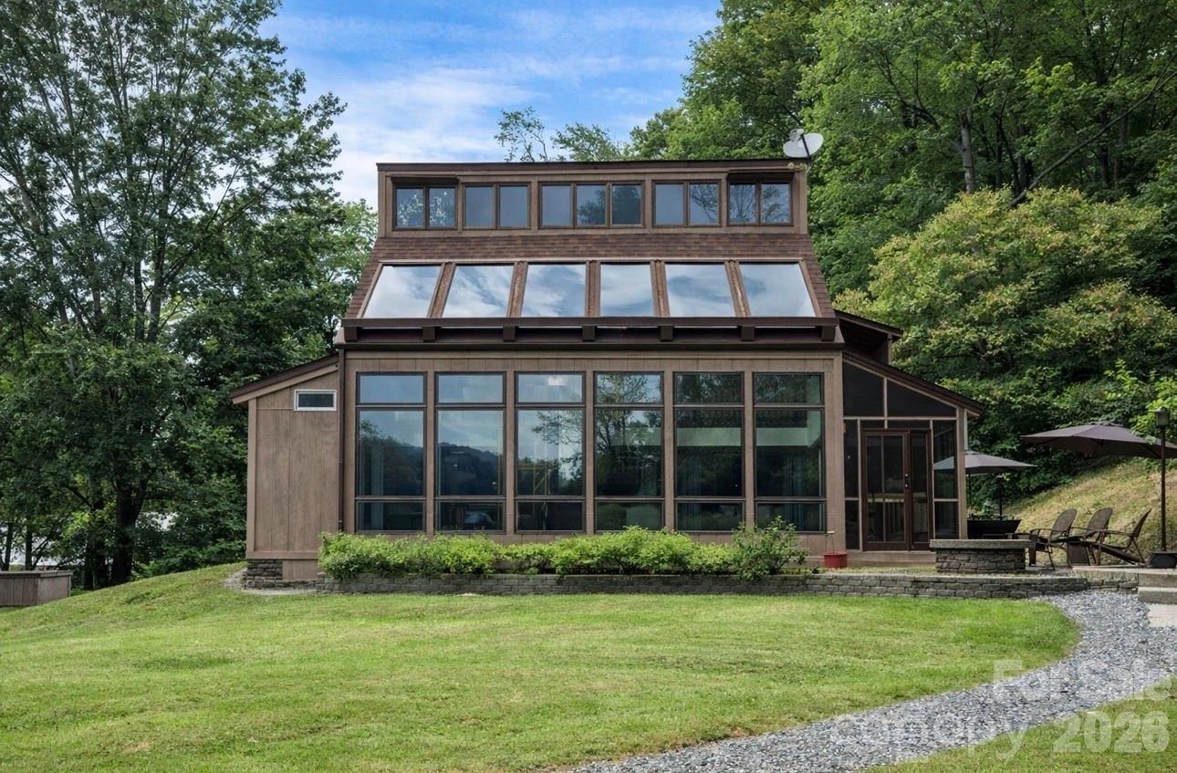 79 Creekside Lane
