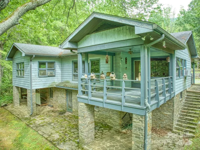 88 Laurel Loop