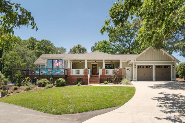 16 School House Road