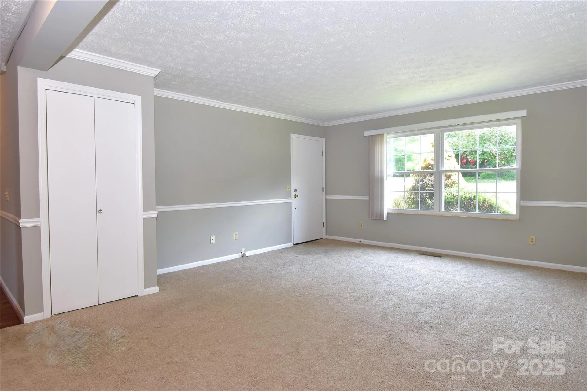 35 Capri Lane #11-C - Photo 2