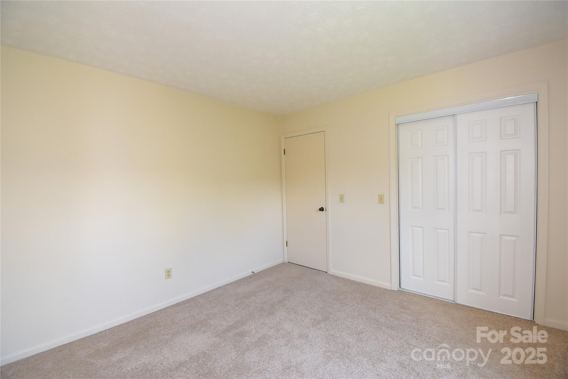 35 Capri Lane #11-C - Photo 16