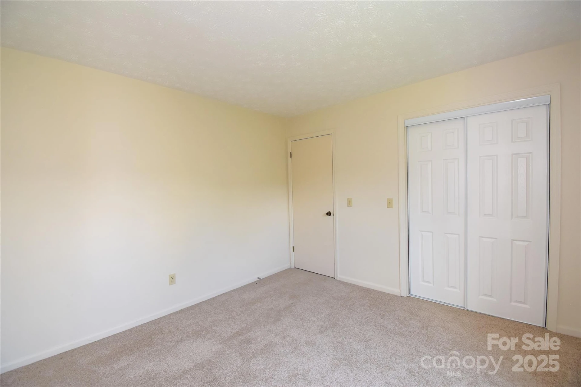 35 Capri Lane #11-C - Photo 16
