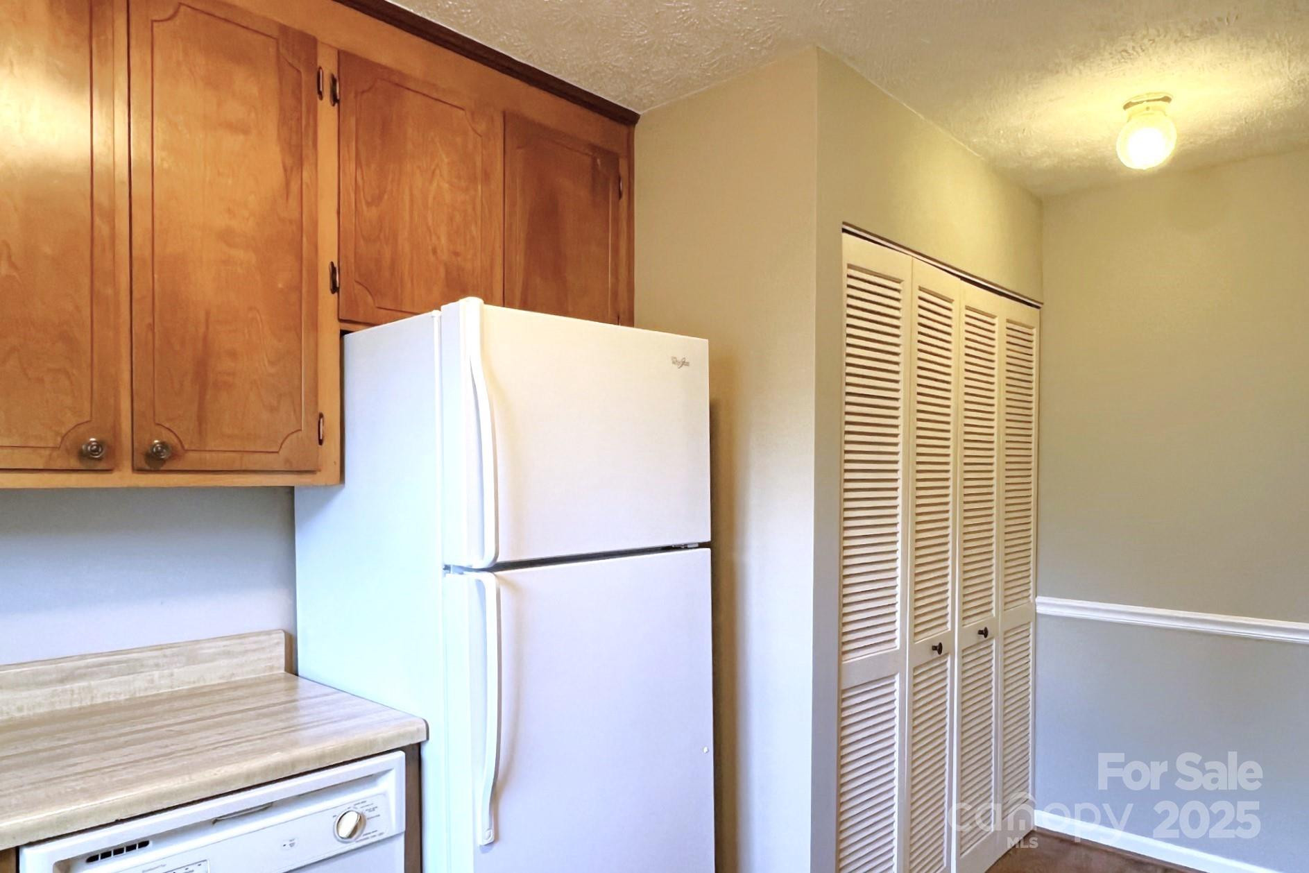 35 Capri Lane #11-C - Photo 6