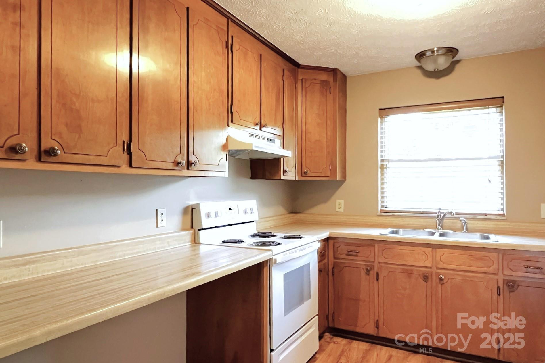 35 Capri Lane #11-C - Photo 7