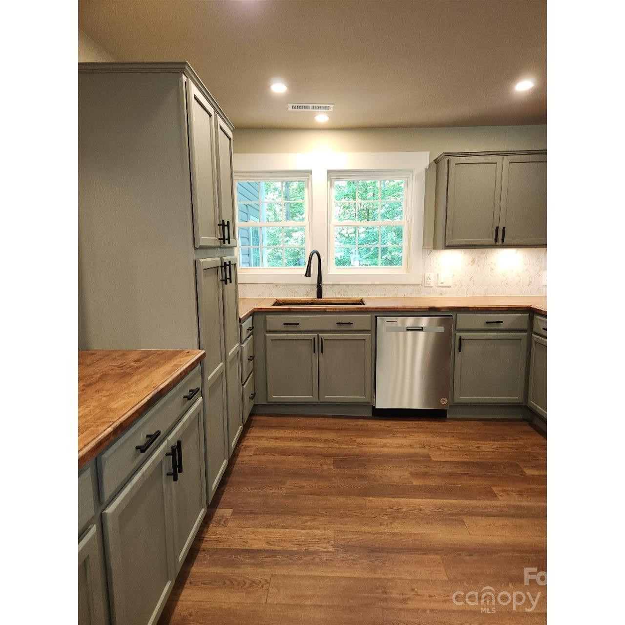 283 Robin Drive - Photo 11