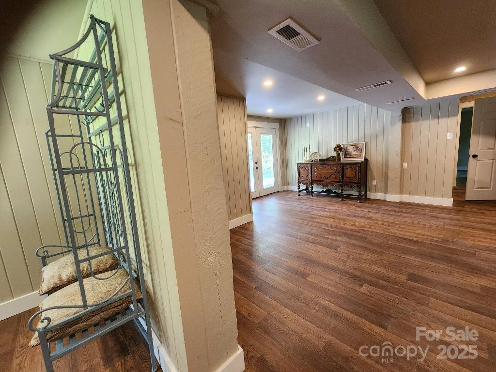 283 Robin Drive - Photo 5